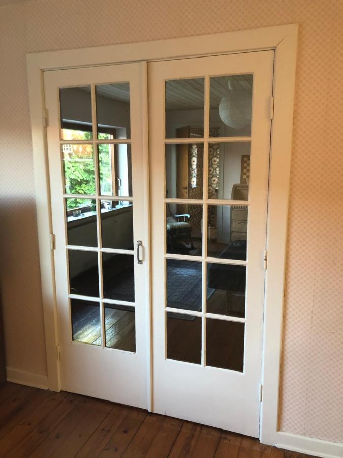 Retro bolig - fyldt med hygge! Ingen luksus Lejlighed Kolind Eksteriør billede