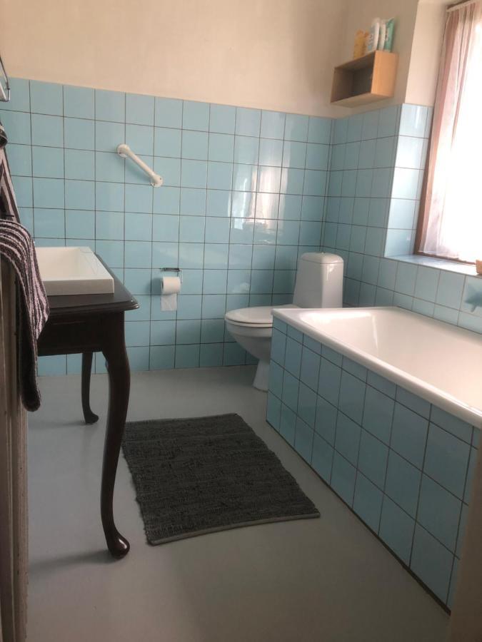Retro bolig - fyldt med hygge! Ingen luksus Lejlighed Kolind Eksteriør billede