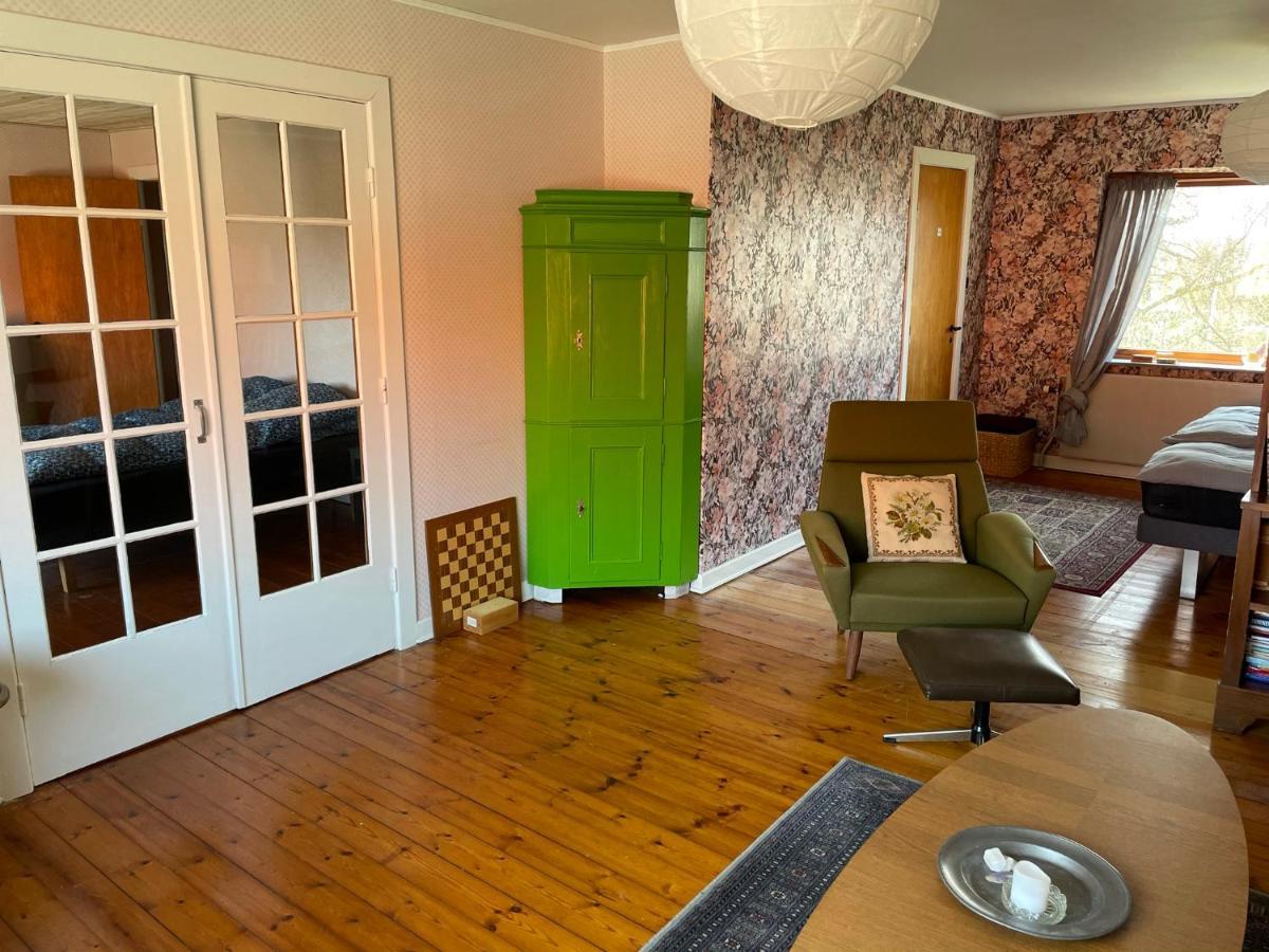 Retro bolig - fyldt med hygge! Ingen luksus Lejlighed Kolind Eksteriør billede