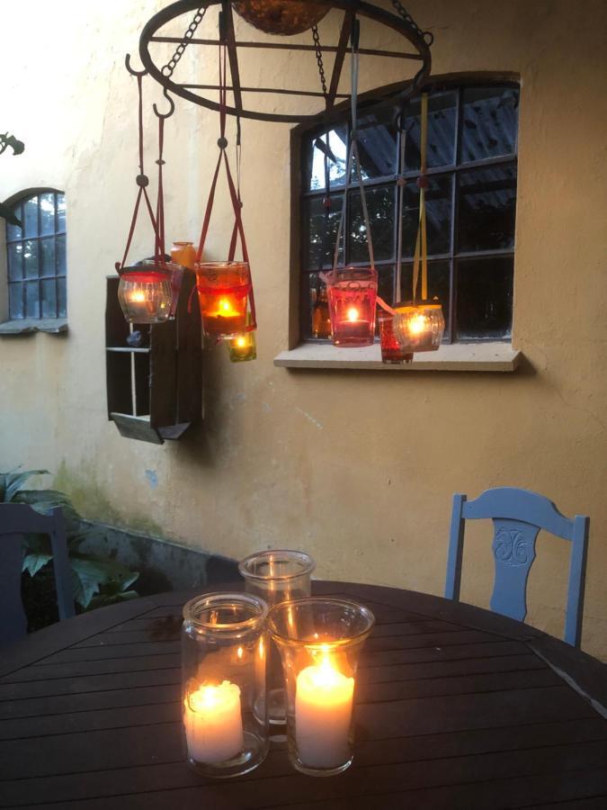 Retro bolig - fyldt med hygge! Ingen luksus Lejlighed Kolind Eksteriør billede