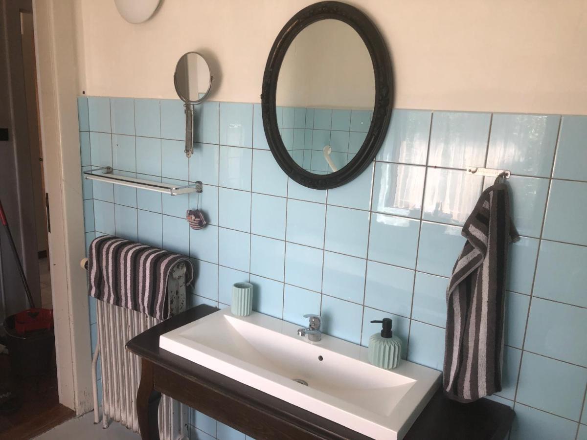 Retro bolig - fyldt med hygge! Ingen luksus Lejlighed Kolind Eksteriør billede